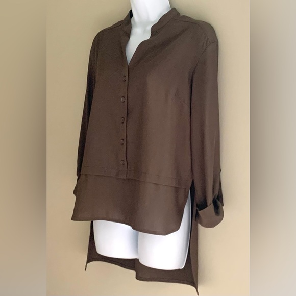 b new york High-Low Square Hem Top - Picture 2 of 10